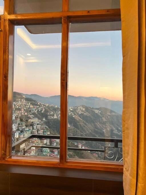Superb Luxury Three Bed * Shimla