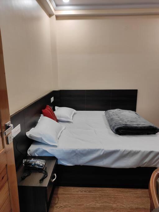 Apartment Superb Luxury Three Bed *