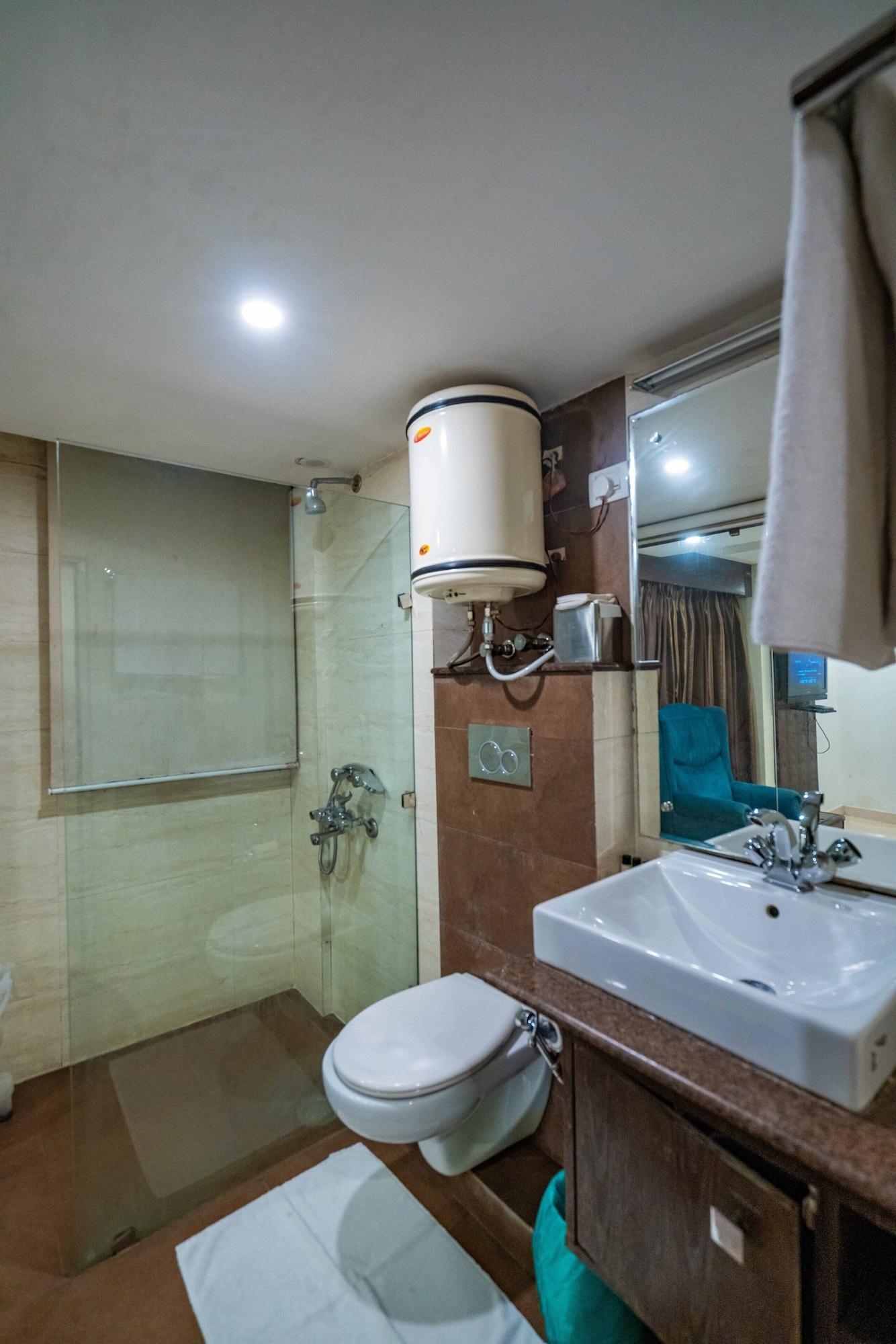 Ashiana Clarks Hotel 3*