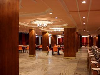 Falcon Crest-kandaghat Hotel