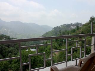 Falcon Crest-kandaghat