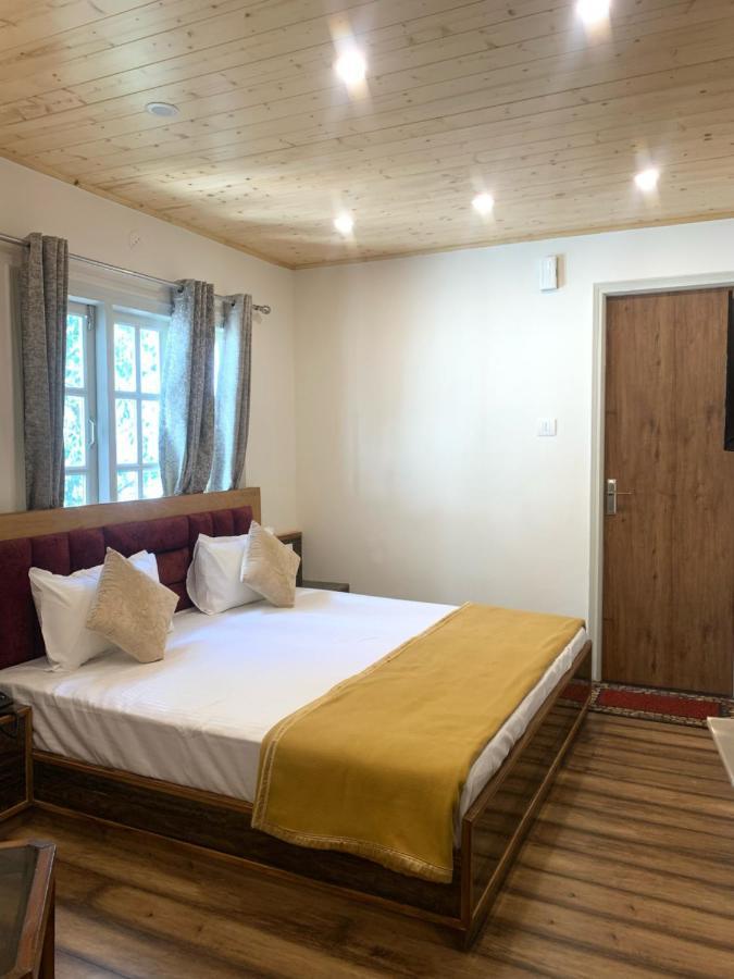 Maywood Hotel