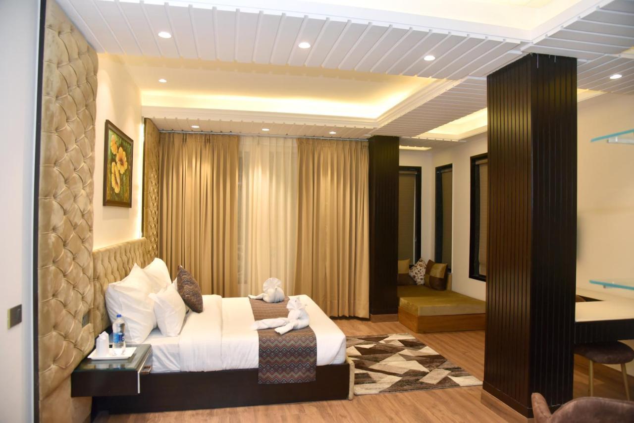 Hotel Anantvilas Hills