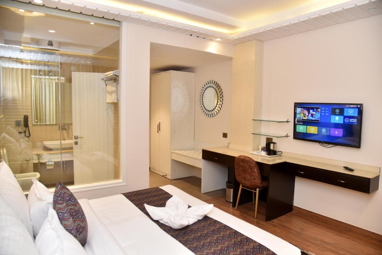 Hotel Anantvilas Hills