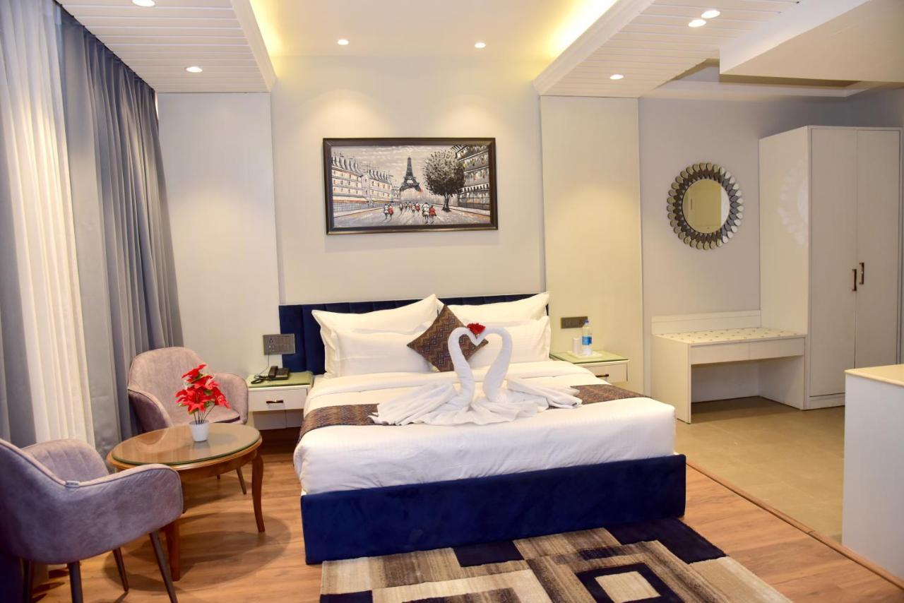 Hotel Anantvilas Hills