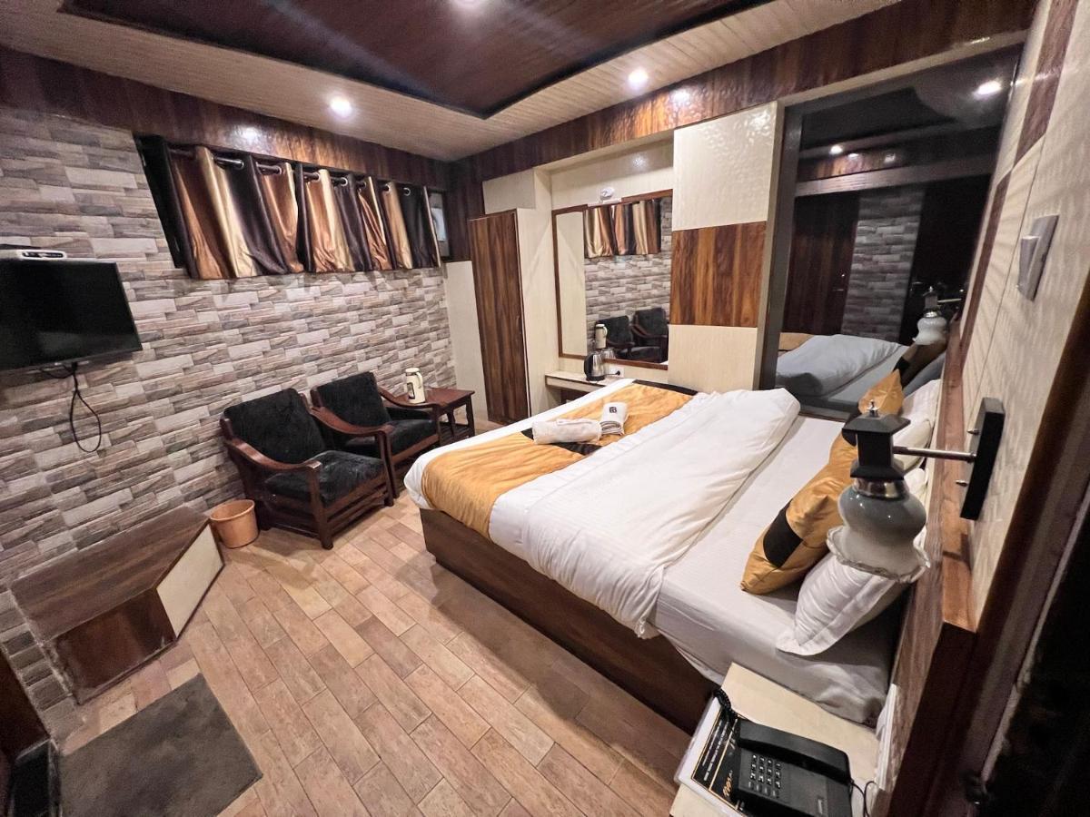 The Mall Road Victory Hotel Shimla