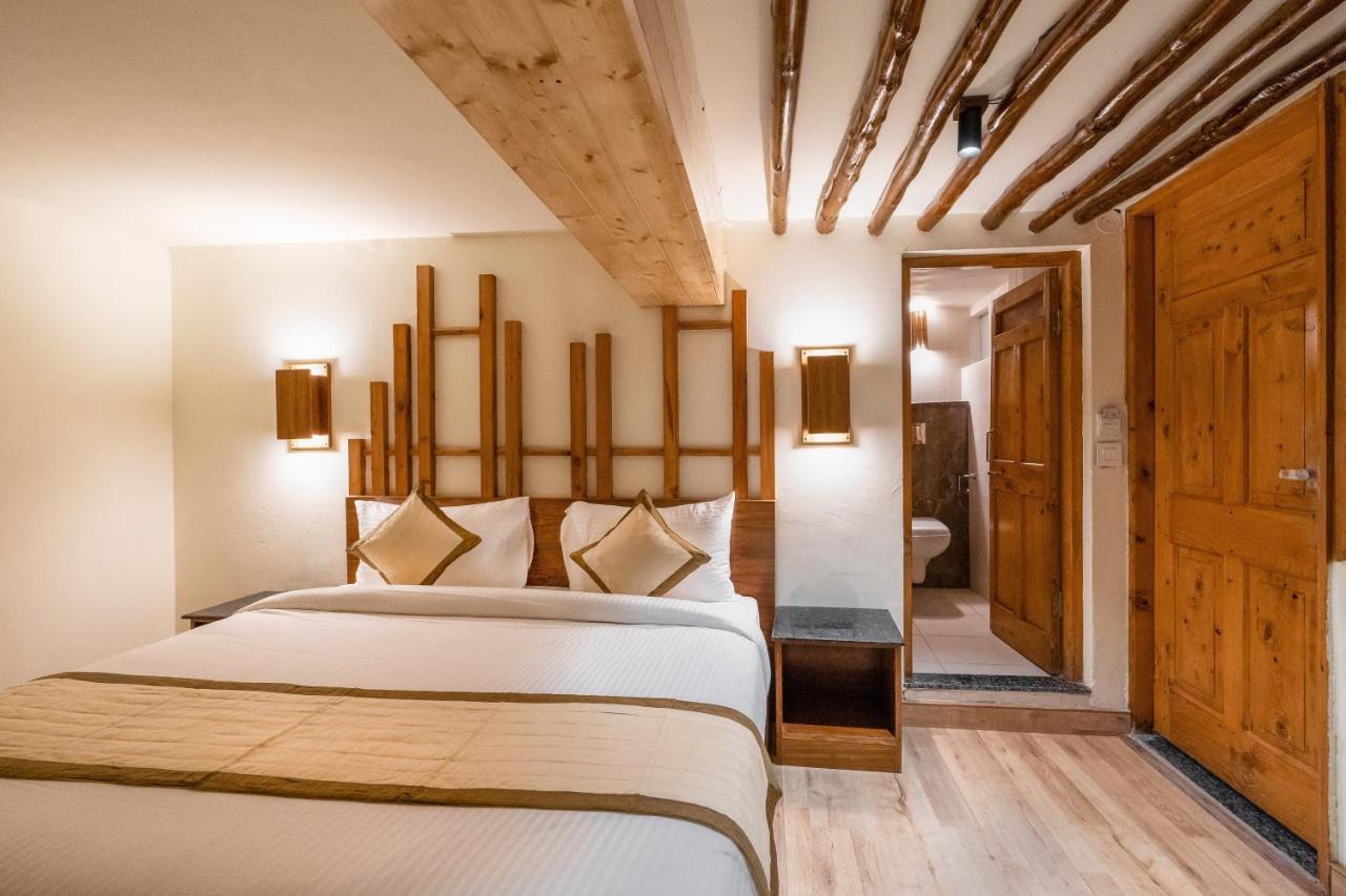 Sterling Legacy Hotel 3*