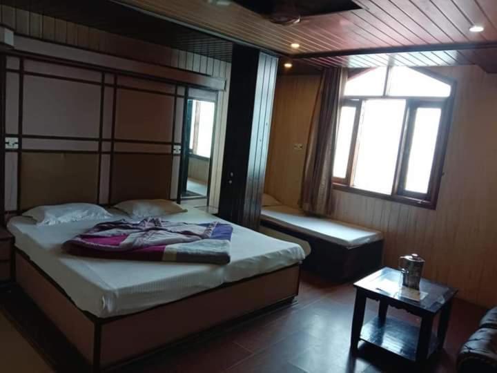 Sita Palace 2*