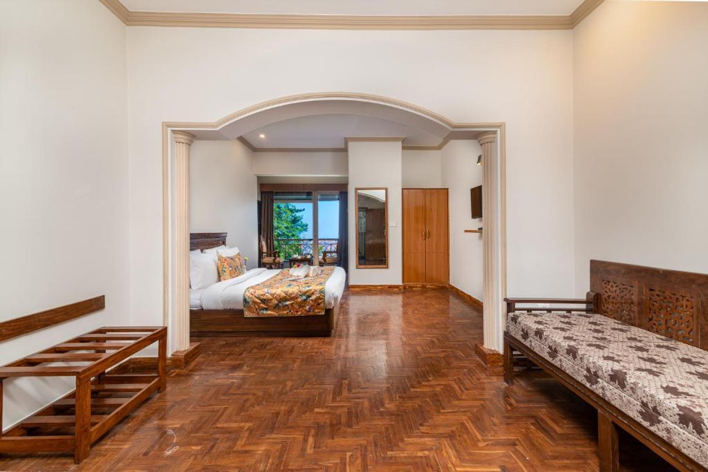 Summit Naldehra Grand & 3* Shimla