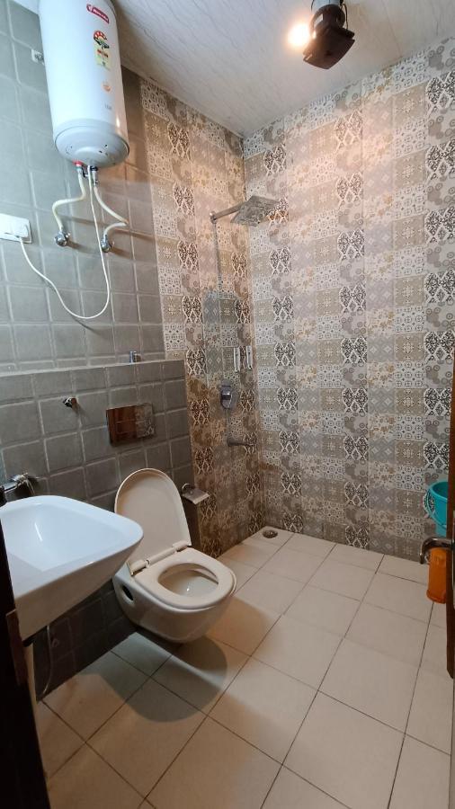 Bed & Breakfast Royale - Near Mall Road Free Pickup From Railway Station Shimla