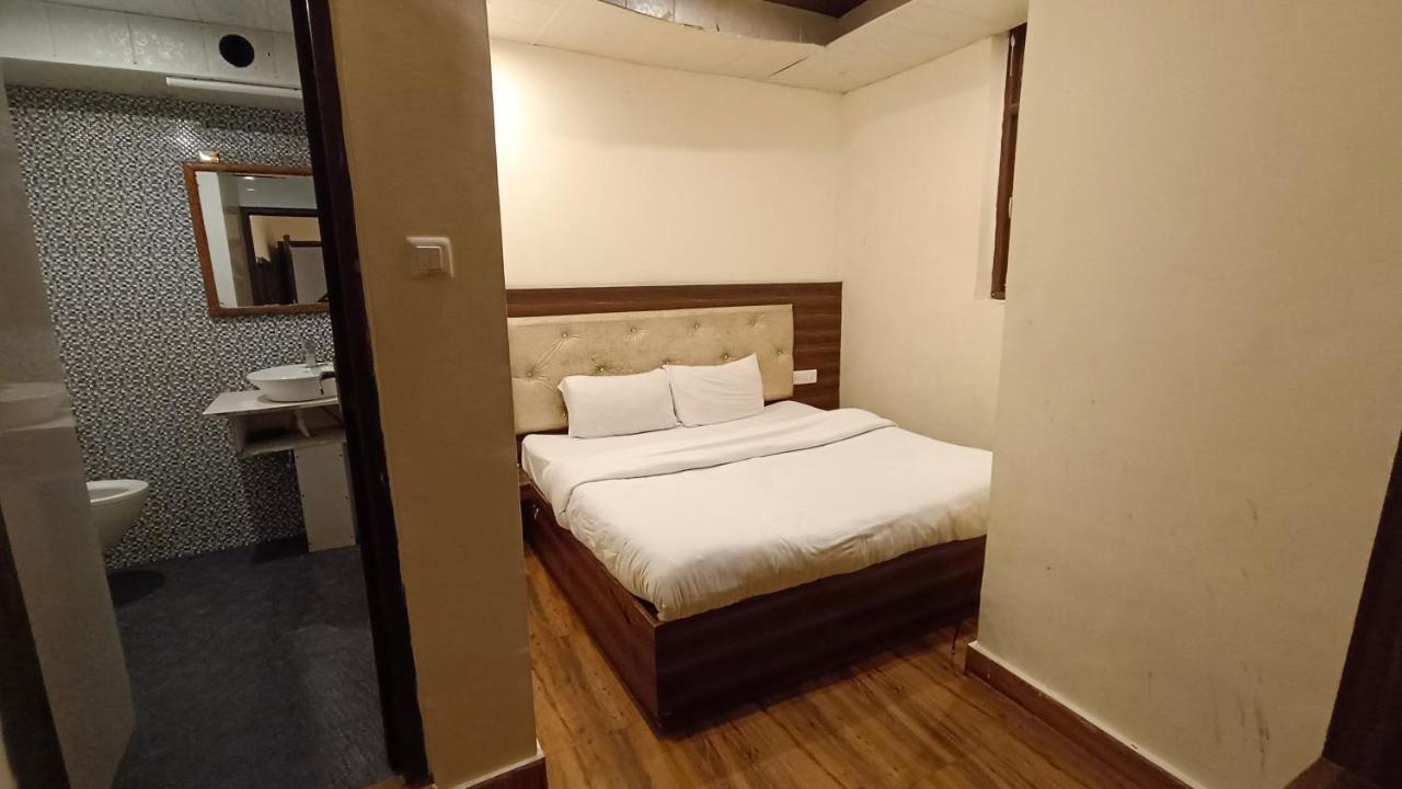 Royale - Near Mall Road Free Pickup From Railway Station Bed & Breakfast Shimla