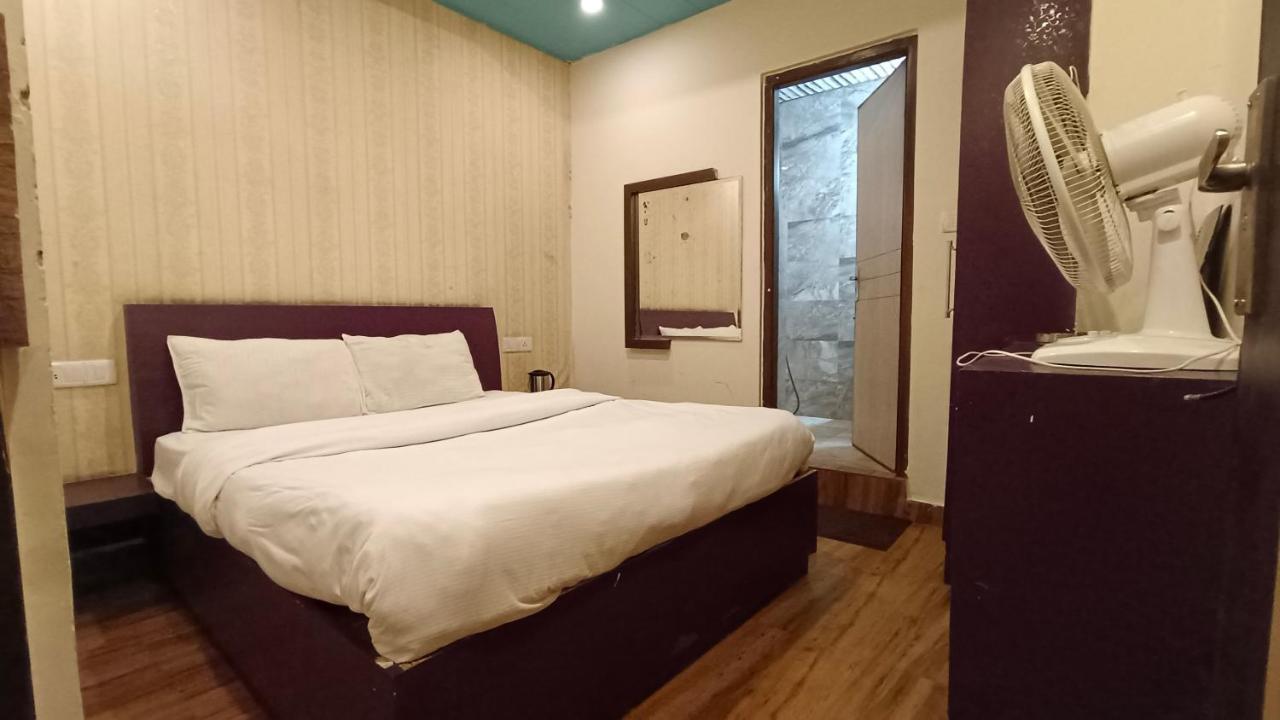 Royale - Near Mall Road Free Pickup From Railway Station Shimla