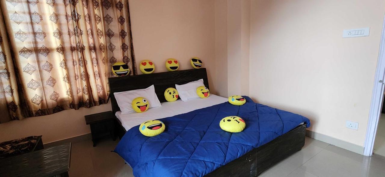 Apartment O 81250d Abhiaak Regency *
