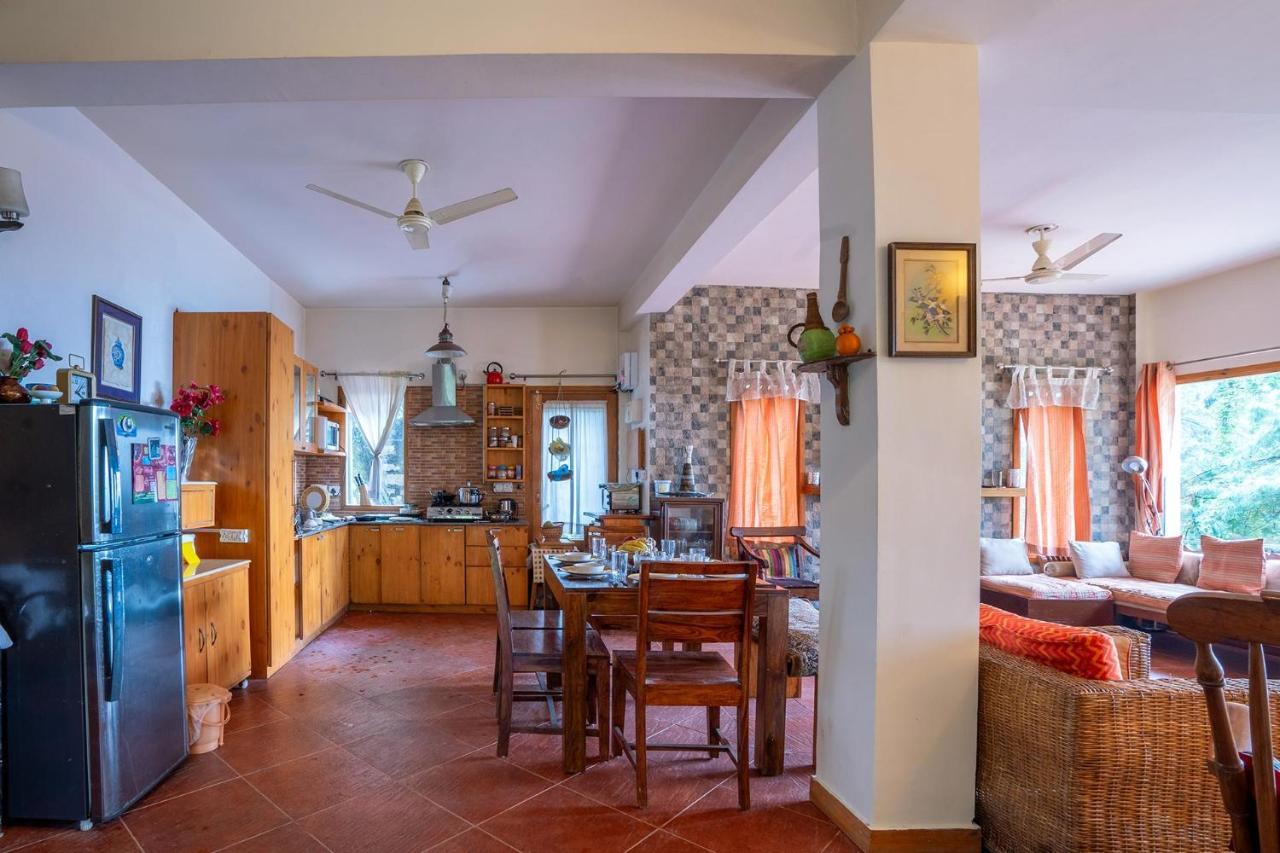 Stayvista At Under The Pines Villa Shimla