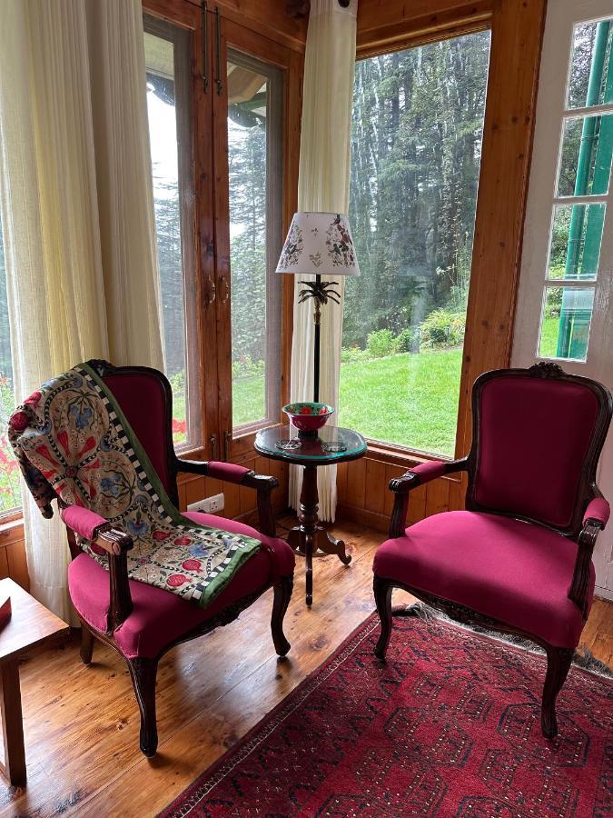 Dimple Lodge, * Shimla