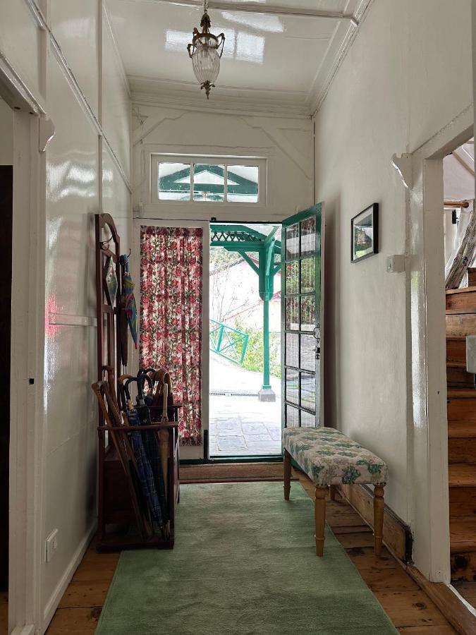 Dimple Lodge, *