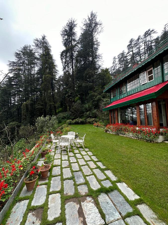 Dimple Lodge, *
