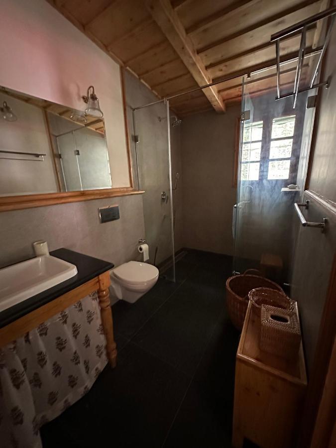 Dimple Lodge,