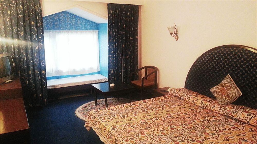 Royal Jardin Whistling Pines 3* Shimla