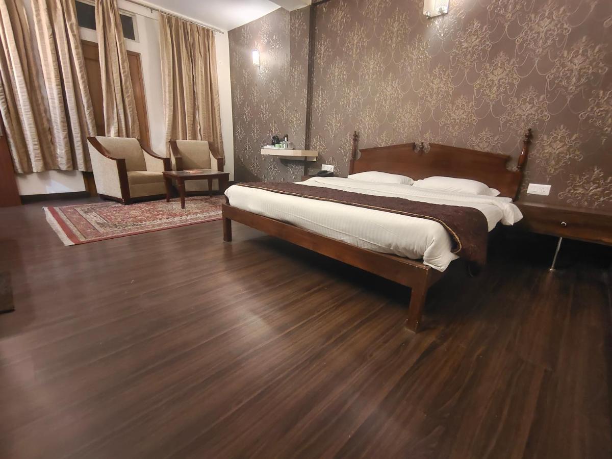 Himland East- Walking Distance To Mall Road