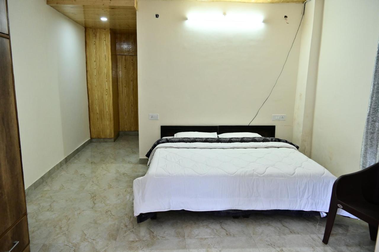 Oakswood Guest house *