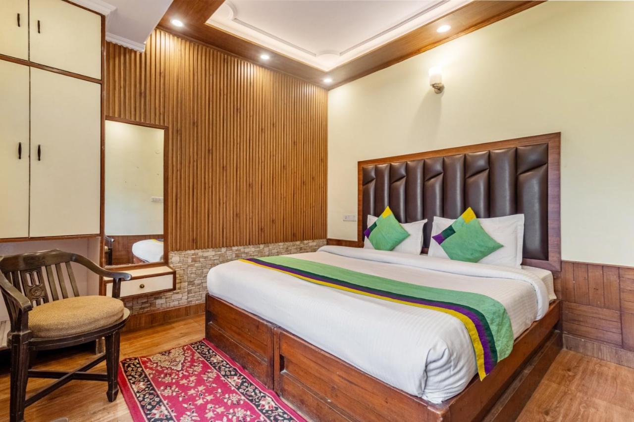 Treebo Greenland, Mall Road Hotel