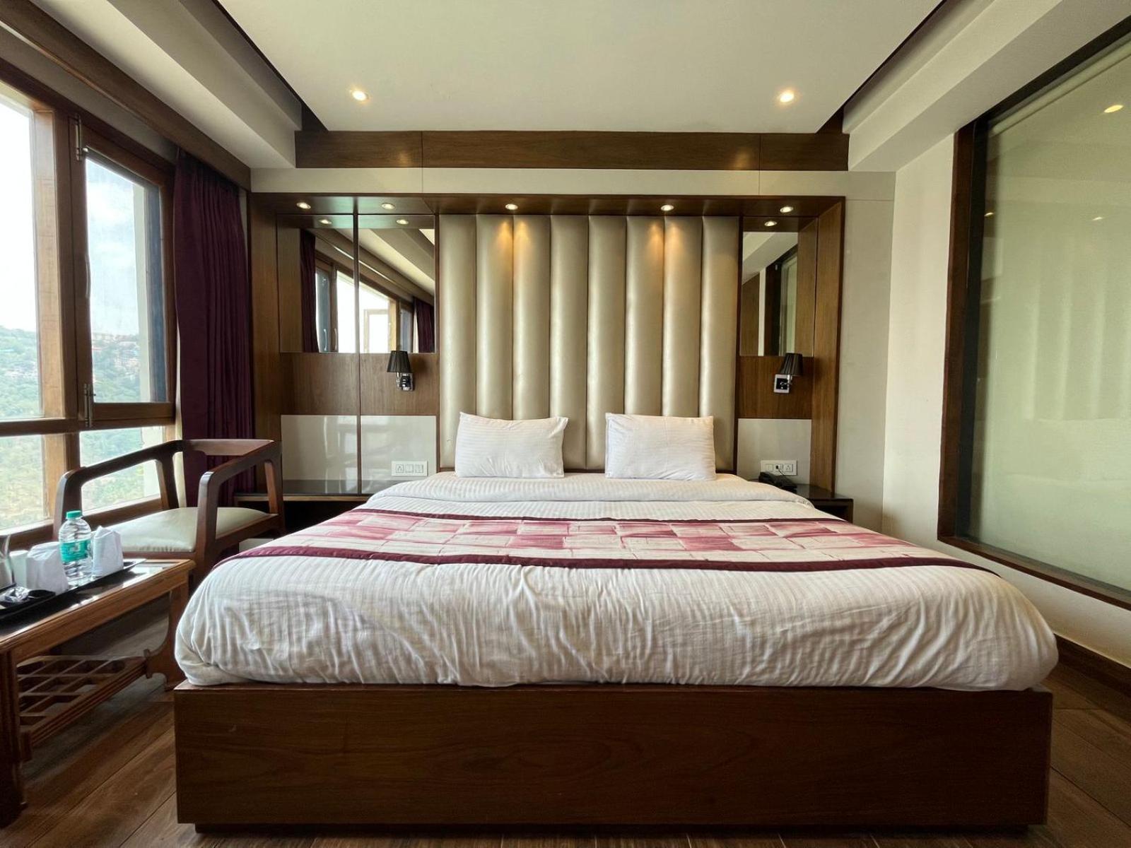 Mahaveer By Royal Collection 4*
