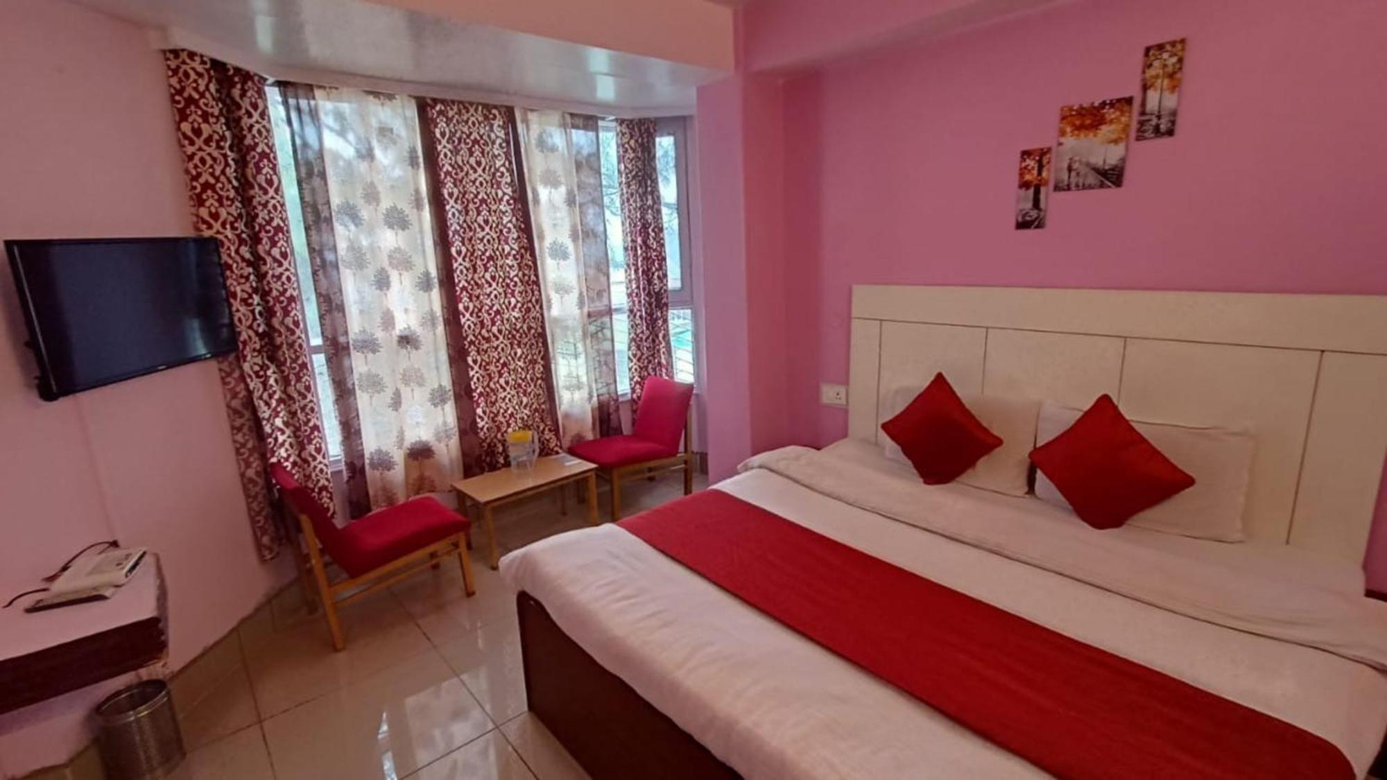 Hotel The Boho Near Mall Road