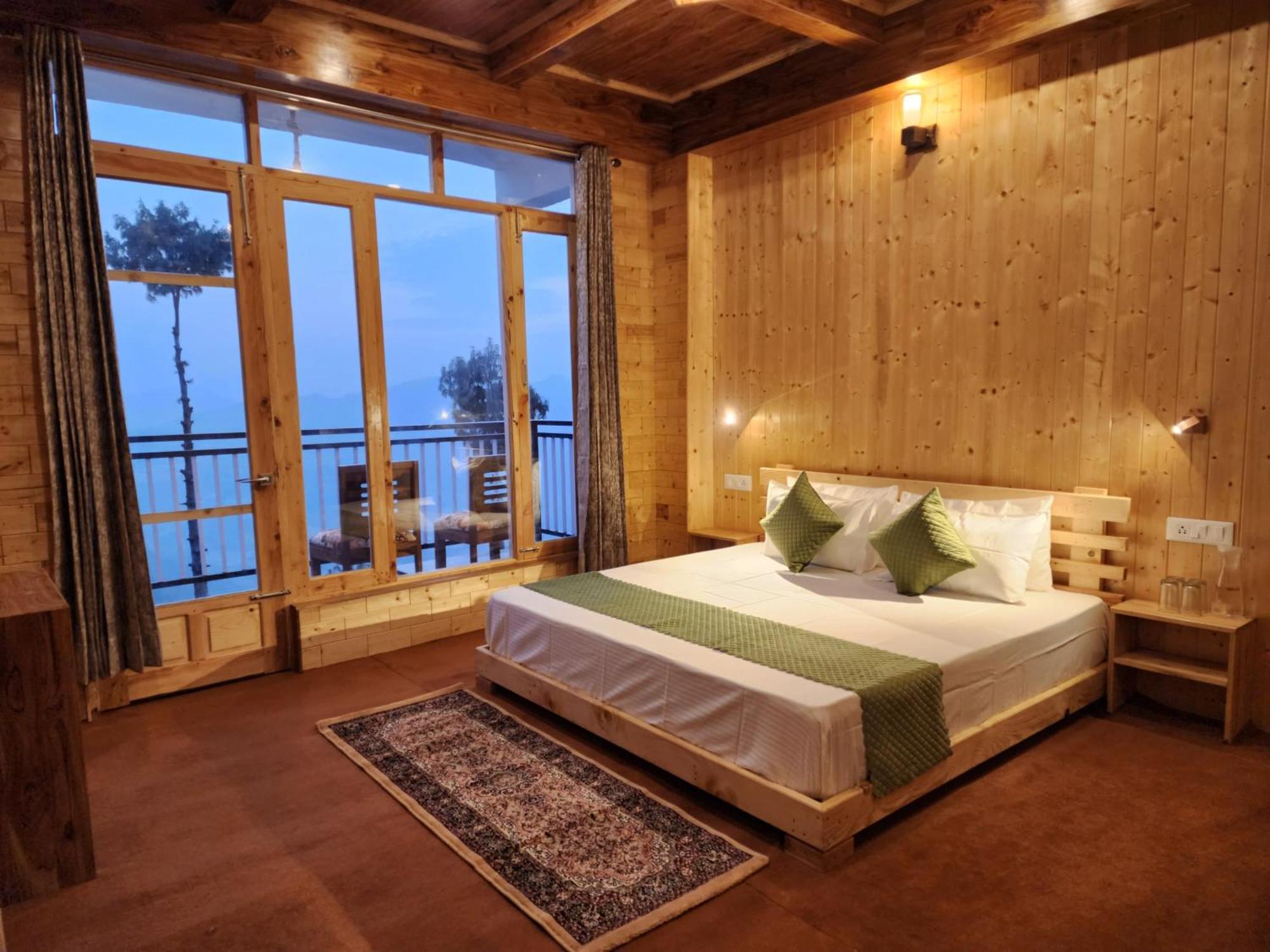 Gadegal Narkanda - & Pahadi Cafe Homestay Shimla