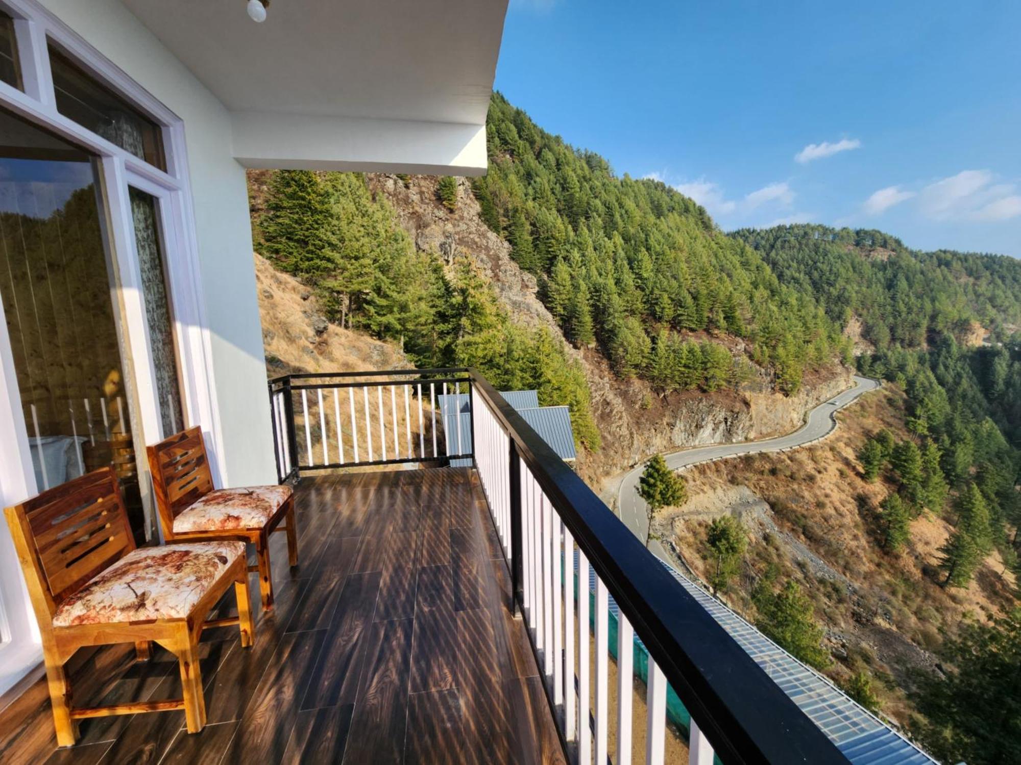 Homestay Gadegal Narkanda - & Pahadi Cafe *