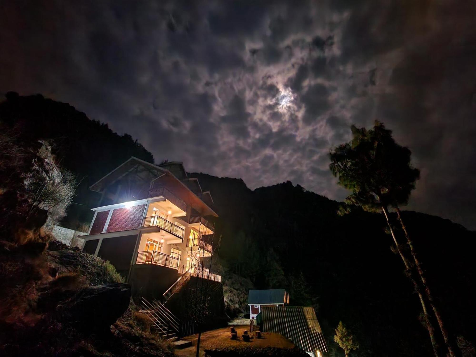 Gadegal Narkanda - & Pahadi Cafe