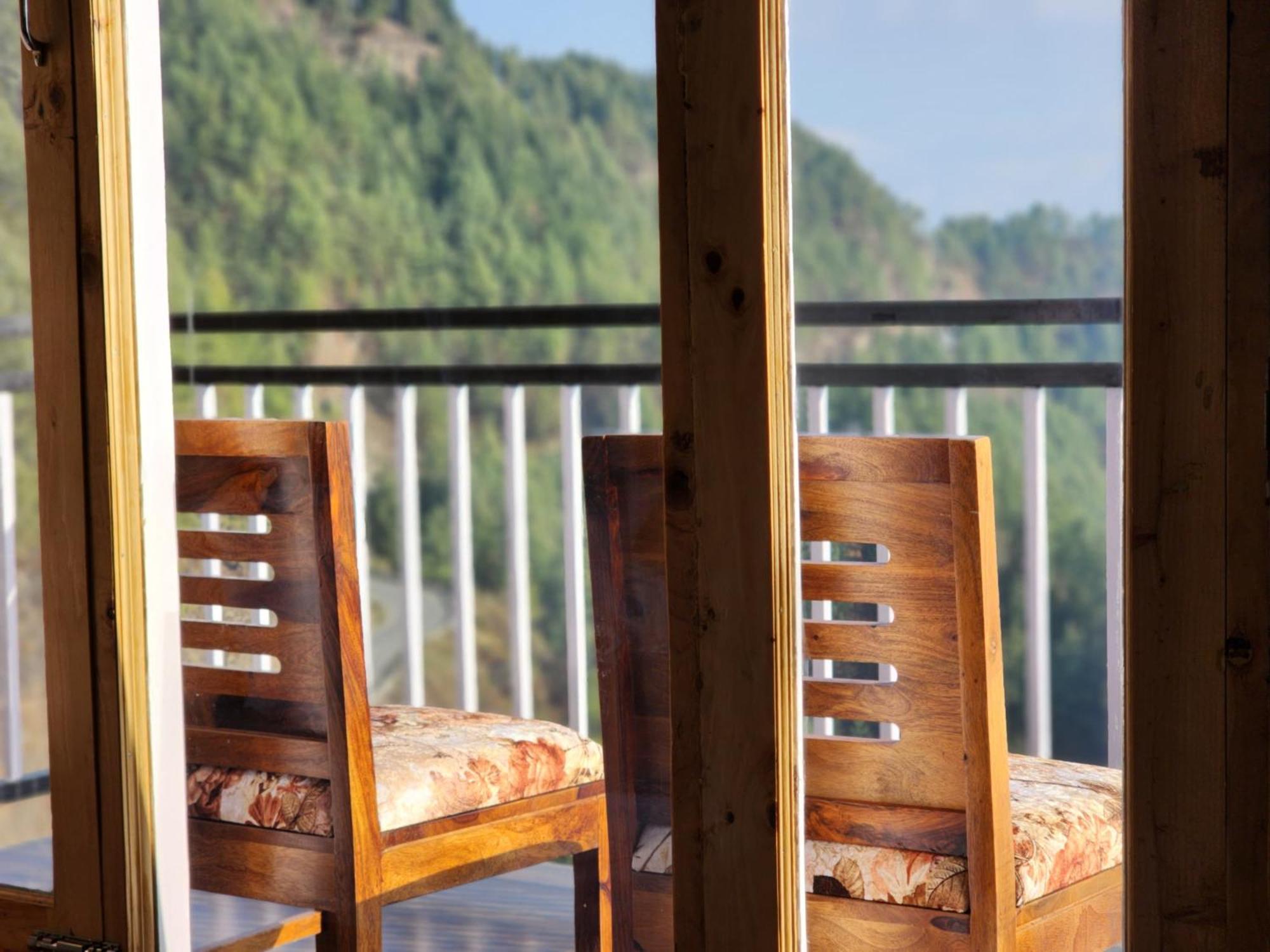 Gadegal Narkanda - & Pahadi Cafe Homestay Shimla