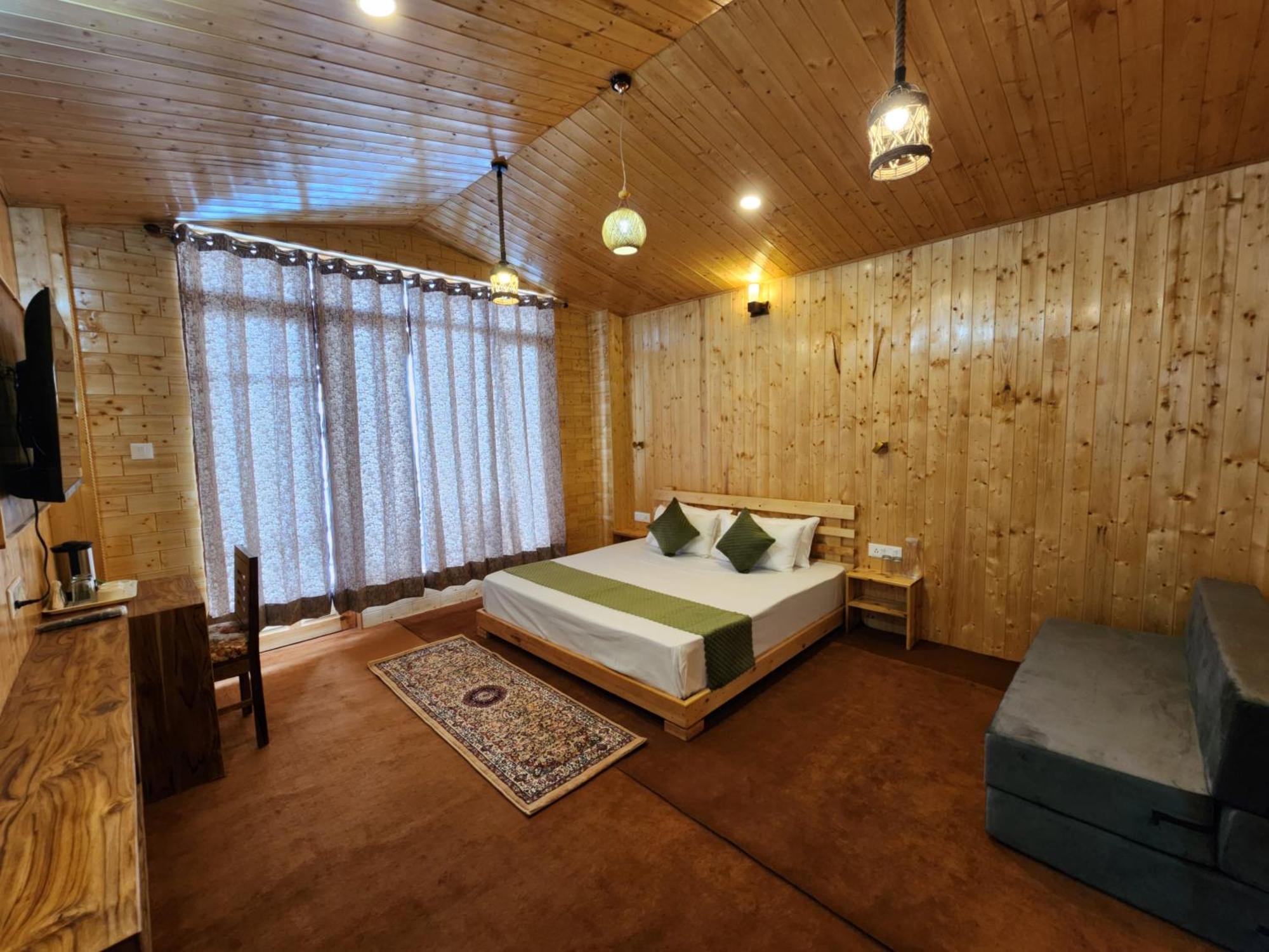 Gadegal Narkanda - & Pahadi Cafe Homestay *