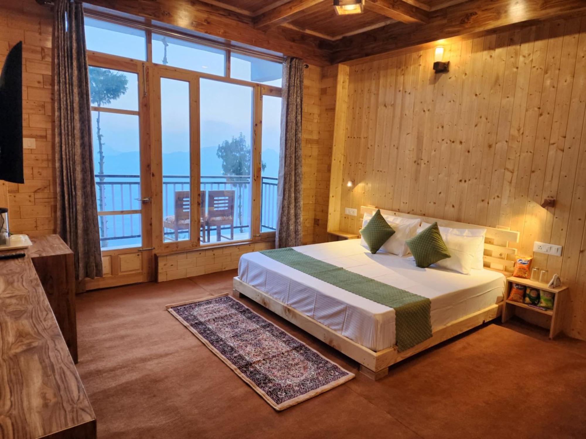 Homestay Gadegal Narkanda - & Pahadi Cafe
