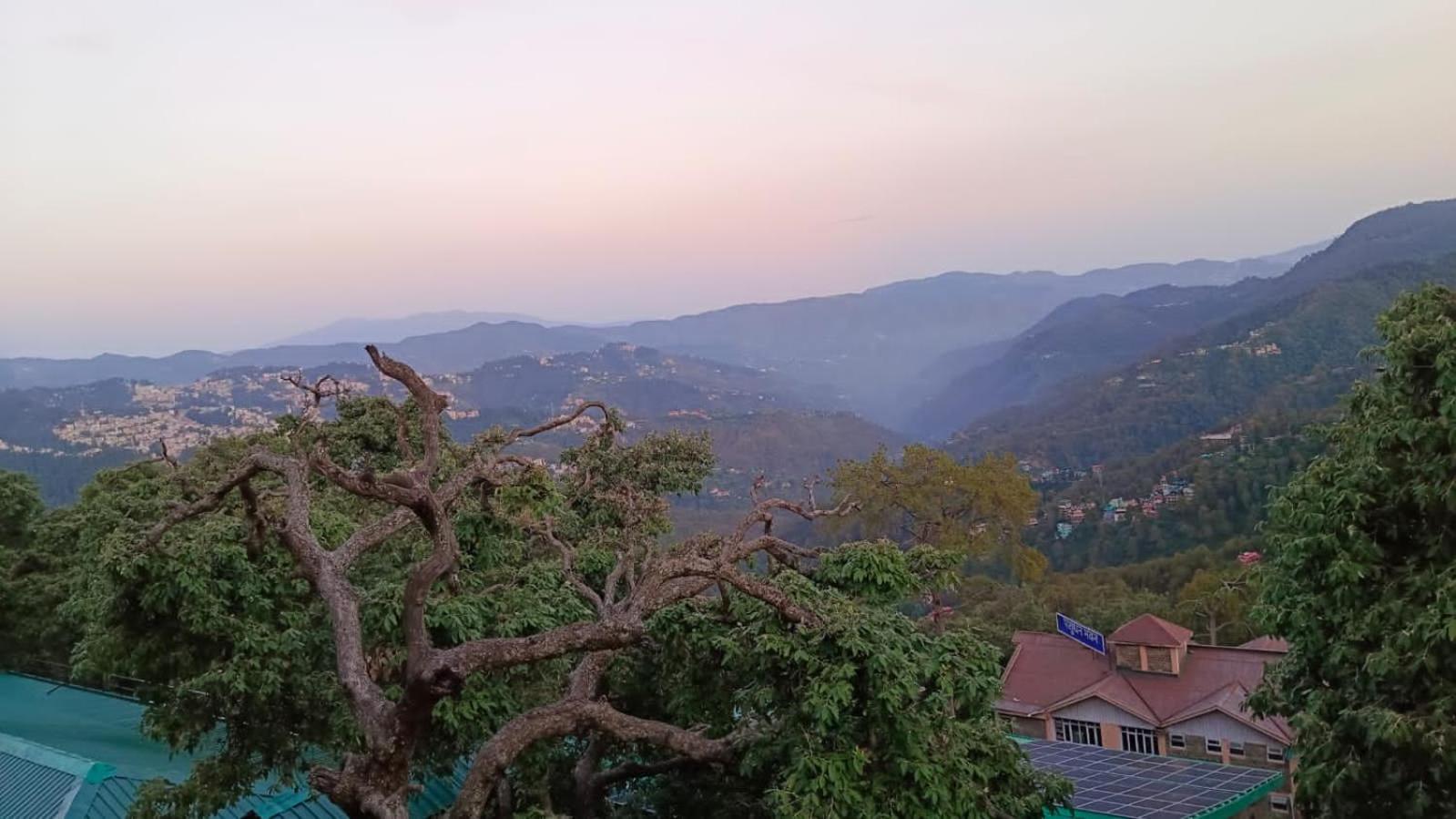 The Hostelers Homestay - Near Isbt, Bypass, Advance Study And Hpu Homestay