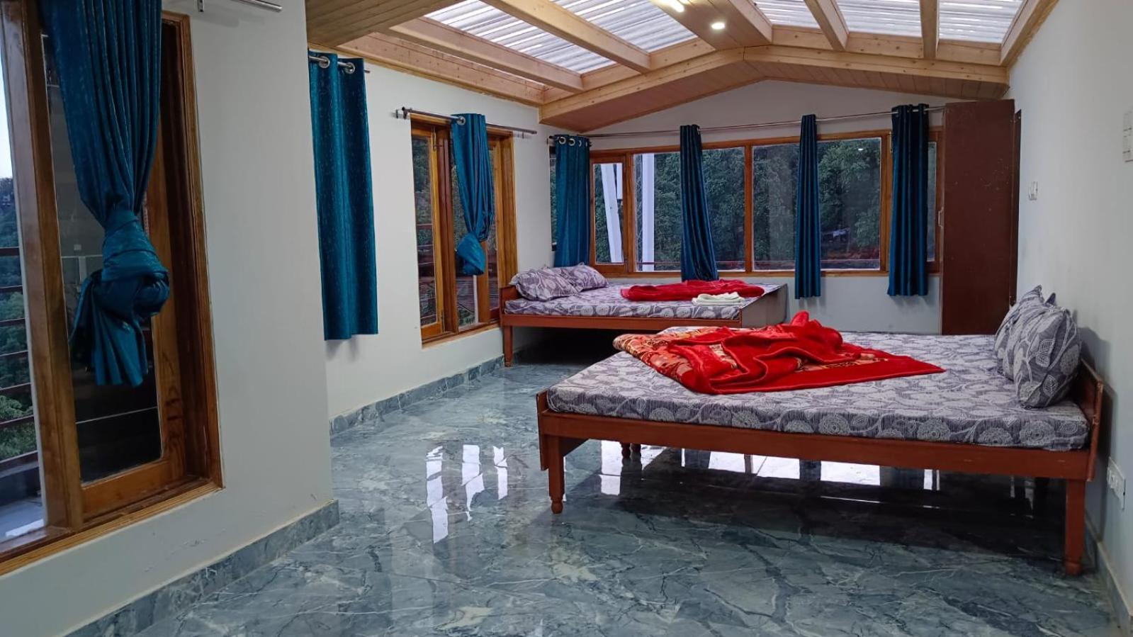 The Hostelers Homestay - Near Isbt, Bypass, Advance Study And Hpu