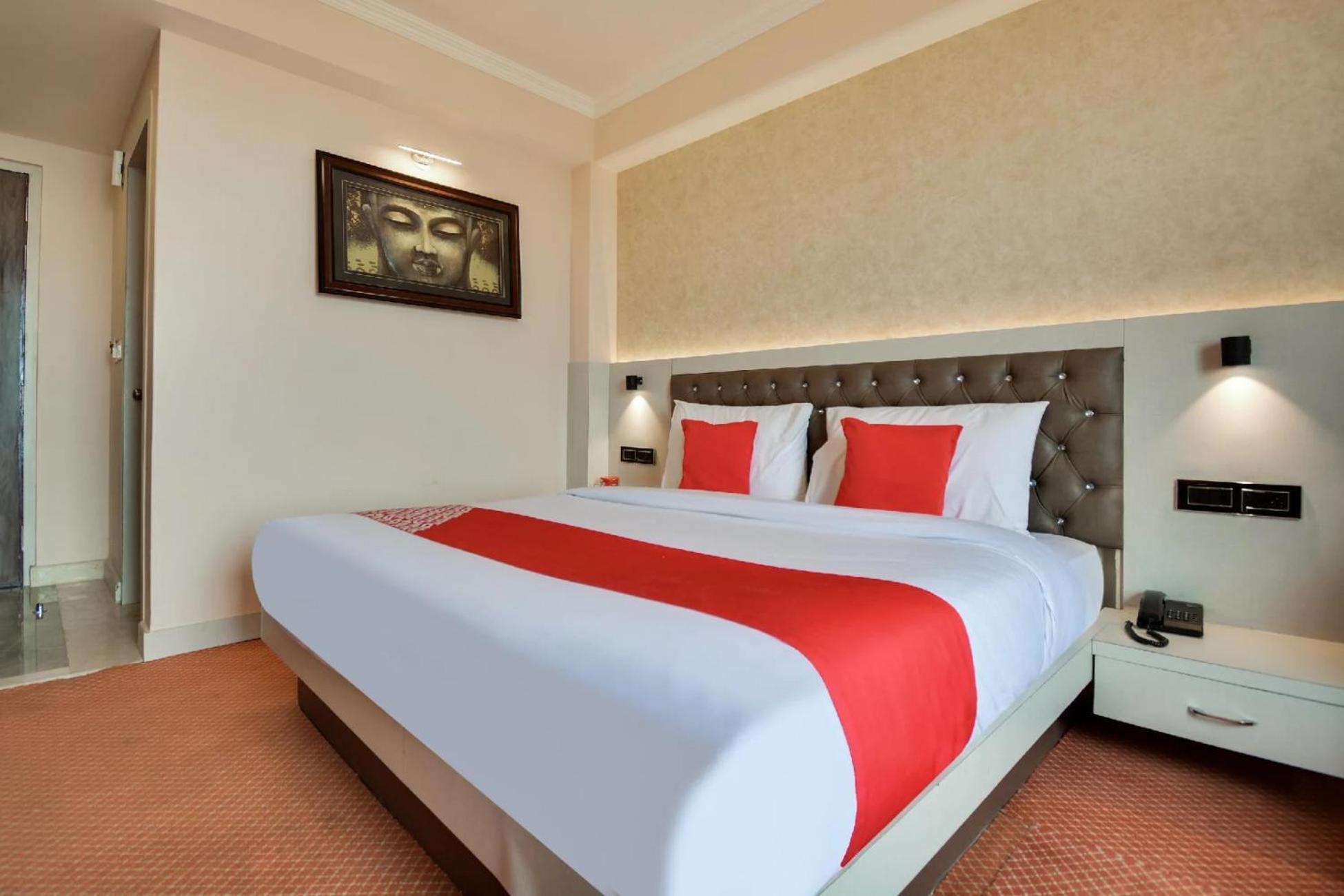 Aangan Regency Hotel