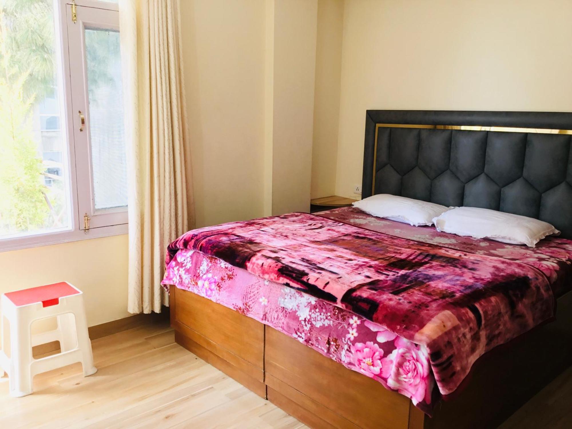 Bed & Breakfast Vibes Free Pick & Drop From Isbt *