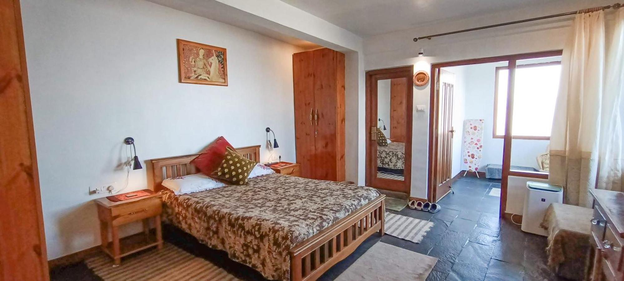 Saroga Woods Homestay *