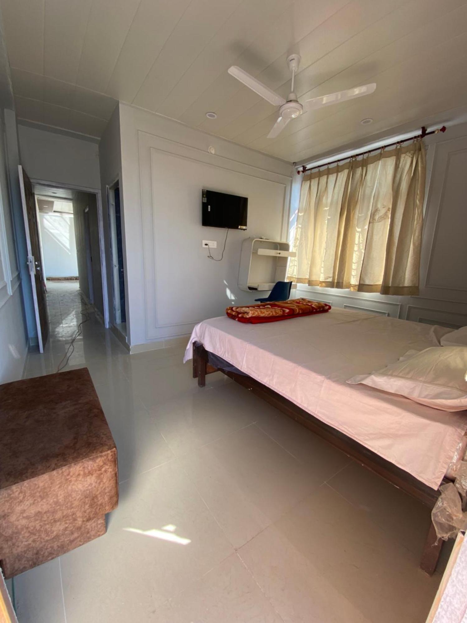 Parvata Droni Homestay *