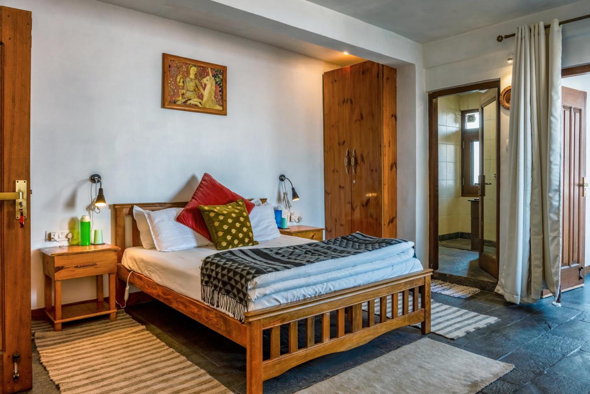 Saroga Woods Homestay