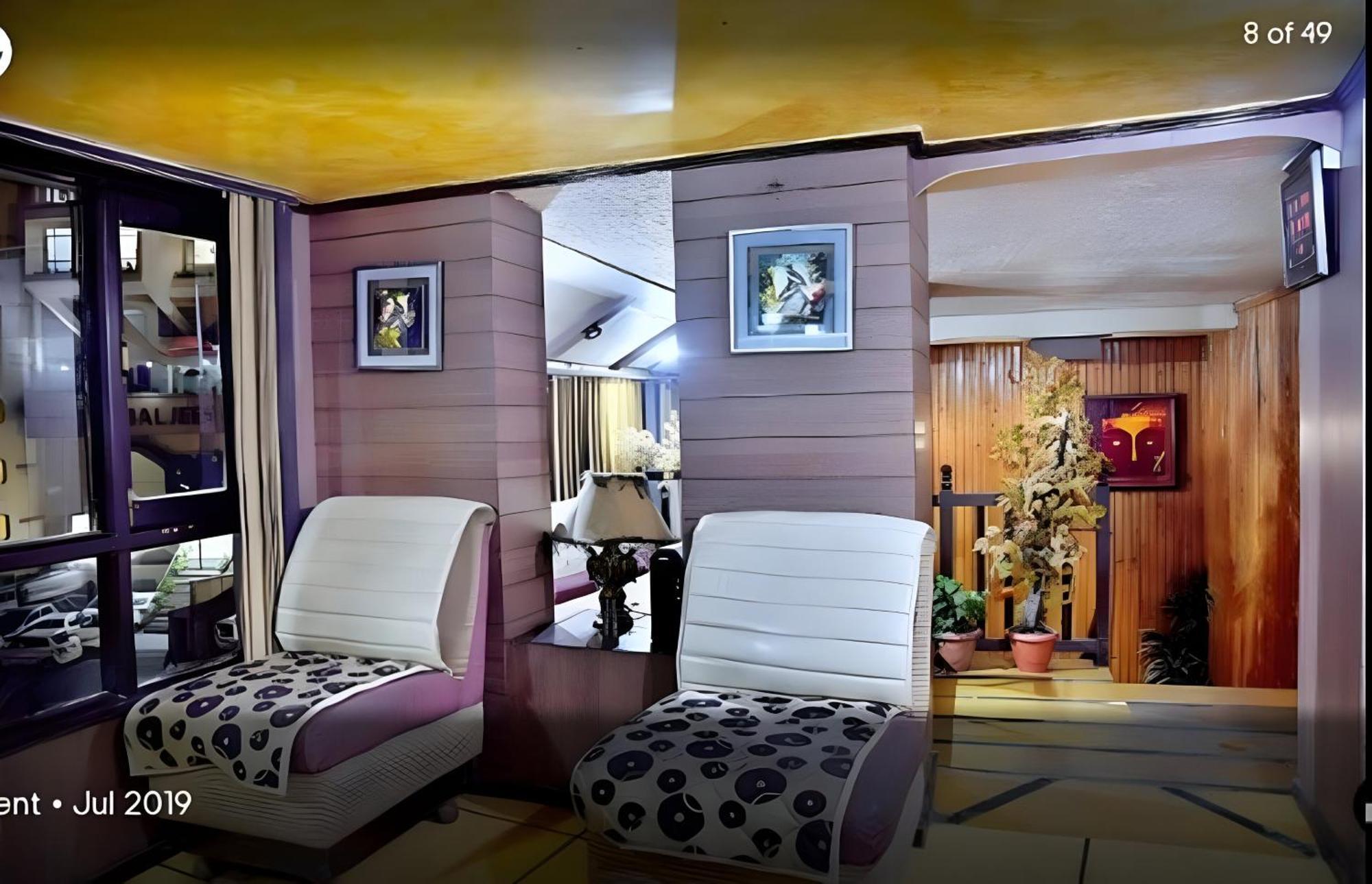 Hotel Ganga Near Mall Road 2*