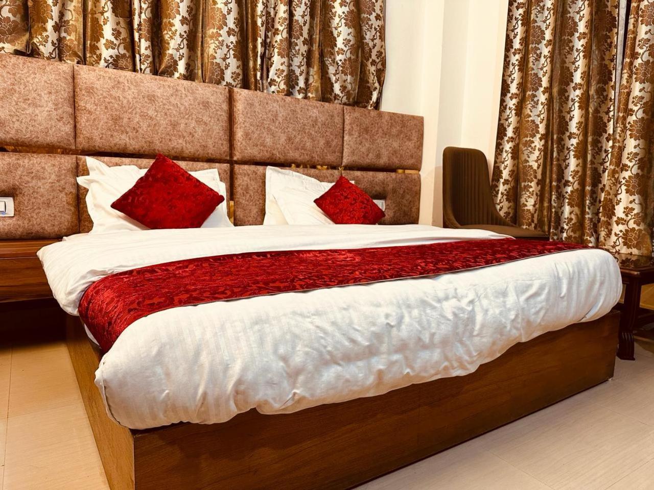 The Aston Hills - A Luxury , Bed & Breakfast 3*