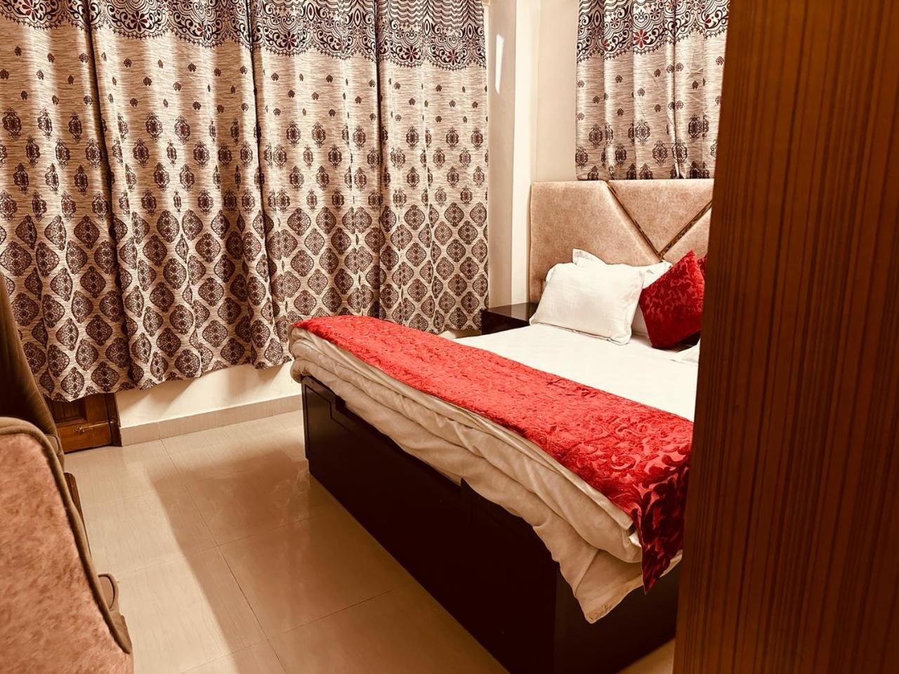 Bed & Breakfast The Aston Hills - A Luxury ,