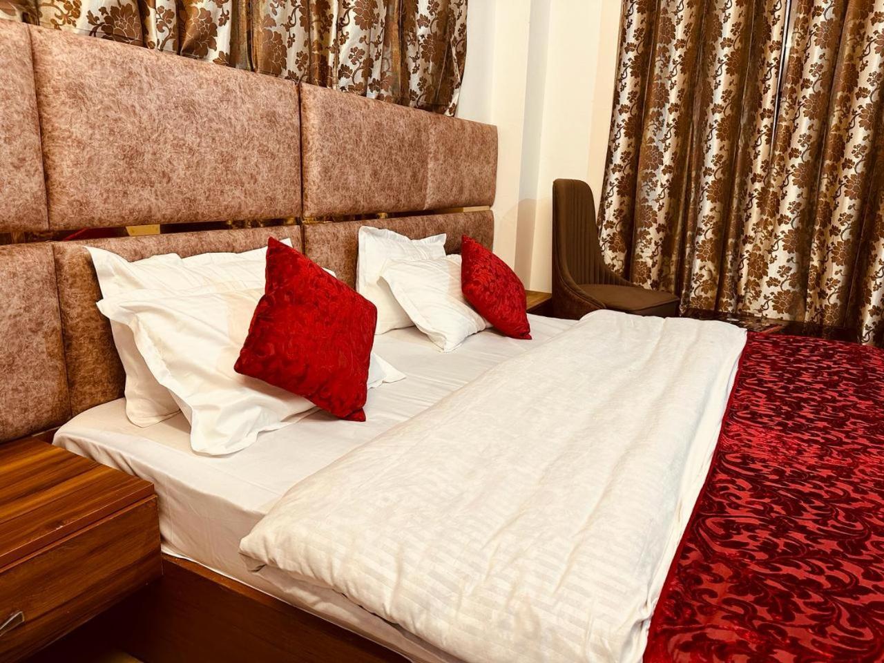 The Aston Hills - A Luxury , 3*