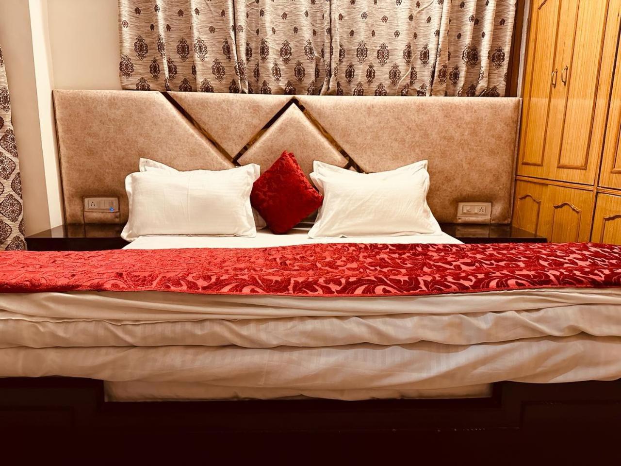 The Aston Hills - A Luxury , Bed & Breakfast