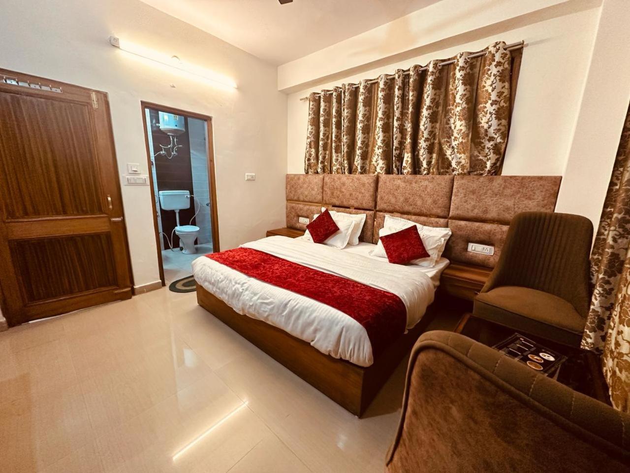 The Aston Hills - A Luxury , Bed & Breakfast Shimla