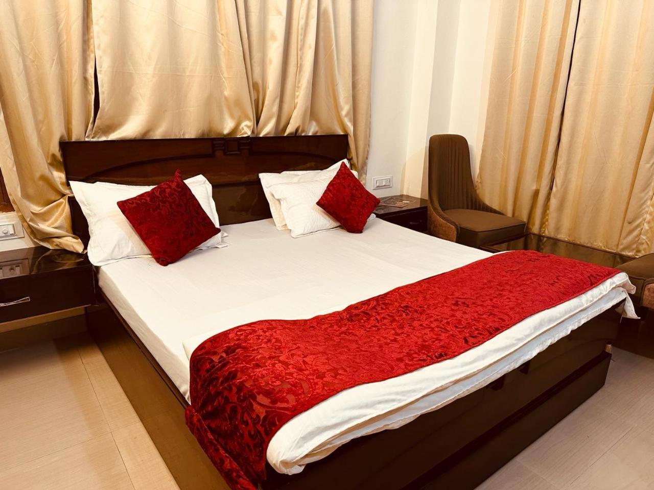 Bed & Breakfast The Aston Hills - A Luxury ,