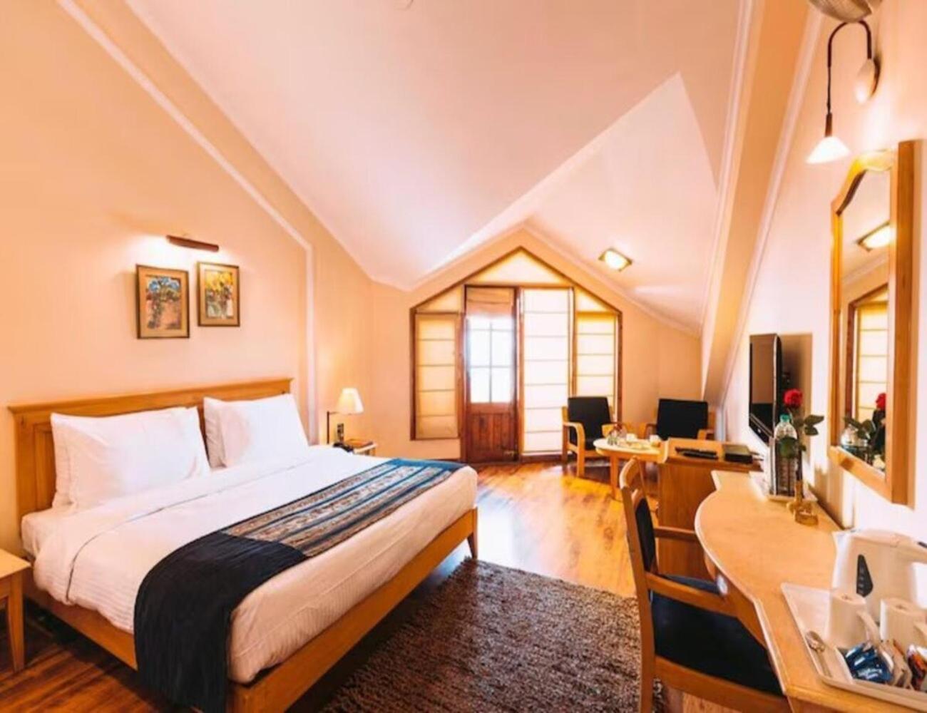Willow Banks - Boutique 4 Star On The Mall Road Hotel 4*