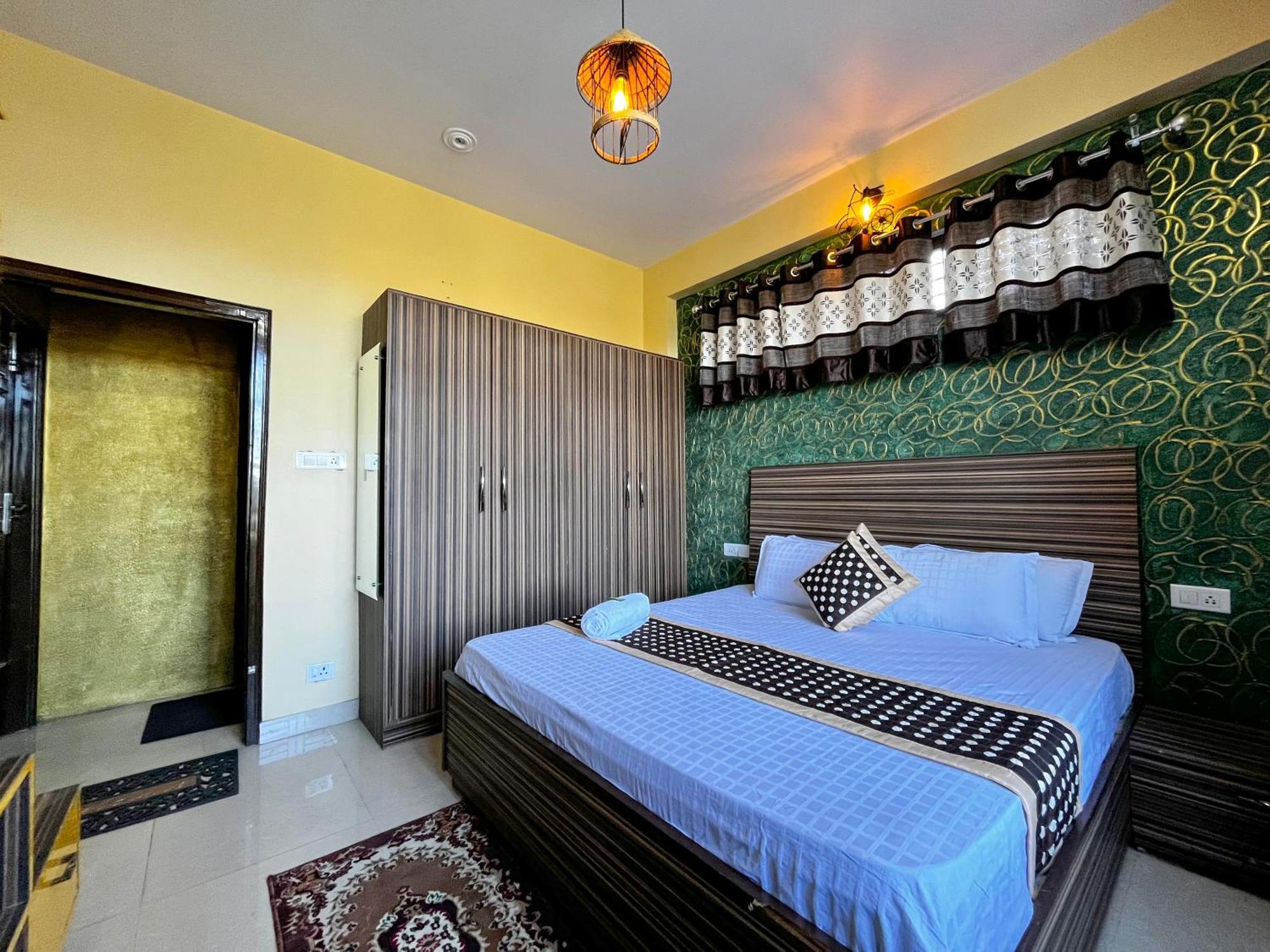 Puri's Bed & Breakfast *